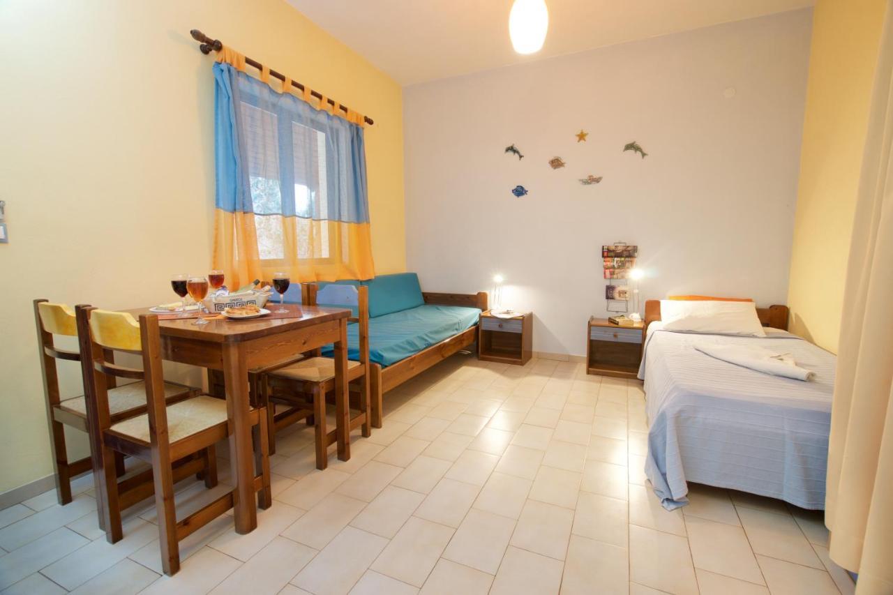 Kalypso Studios & Apartments Каравомилос Екстериор снимка